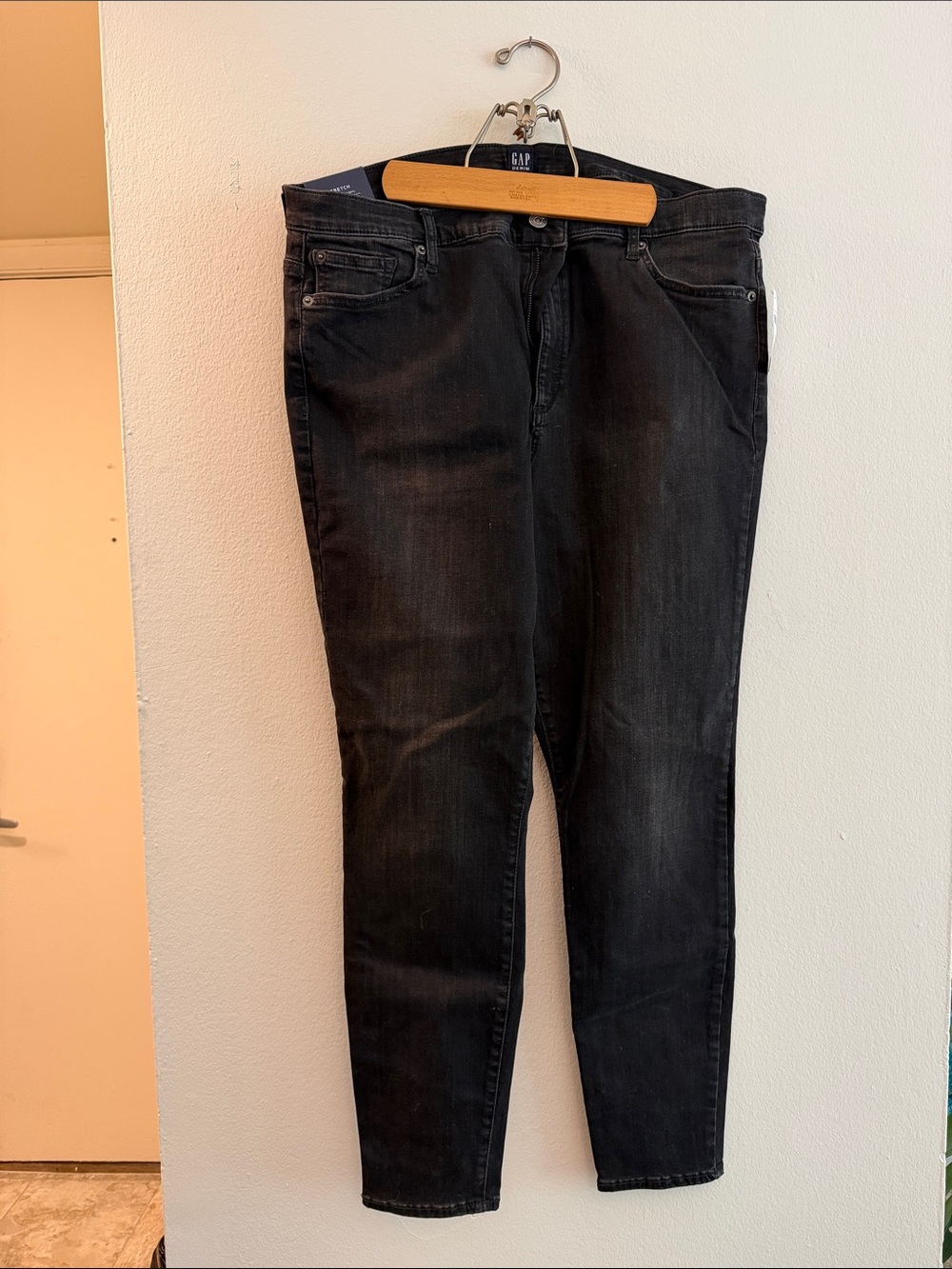 GAP High Rise Super Skinny Legging Jeans in Black